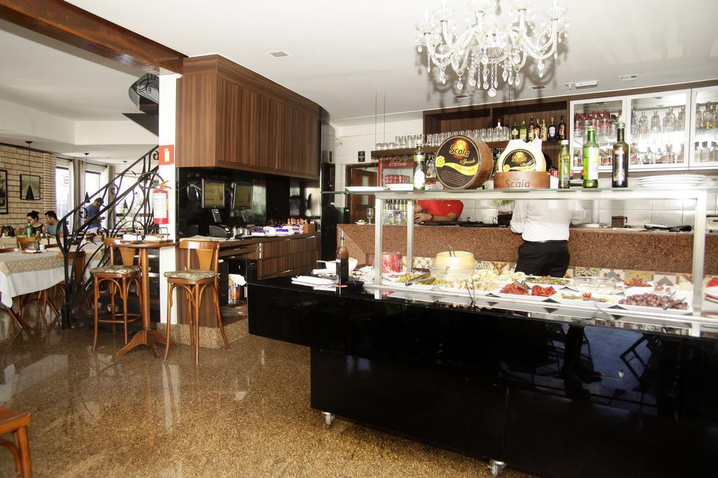 Galatas Hotel